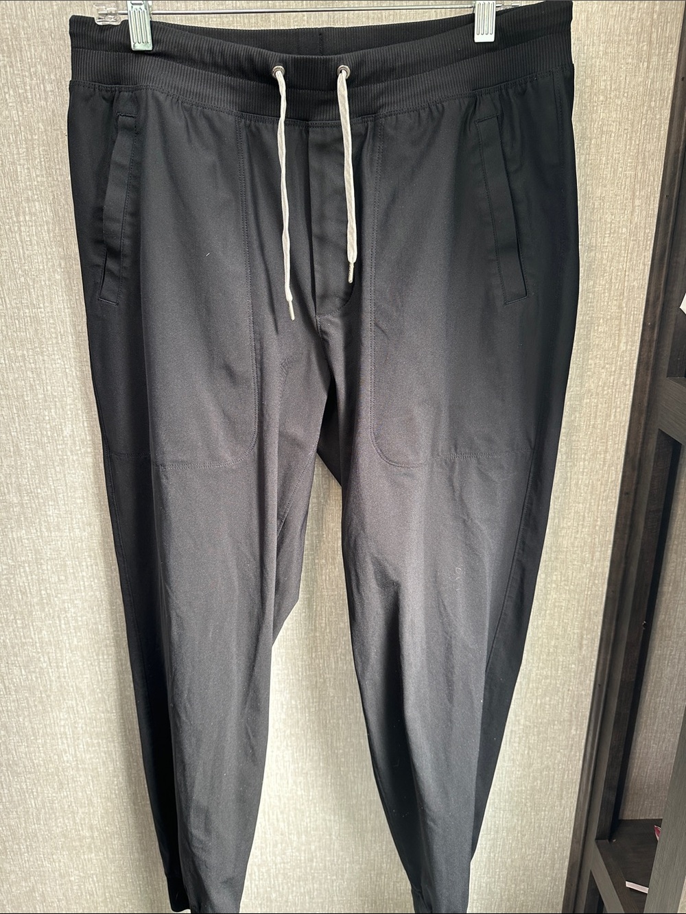 Vuori Black Slim Drawstring Joggers